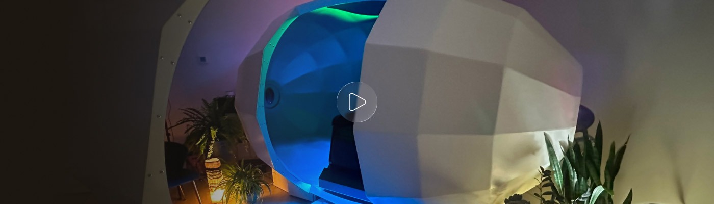 Harmonic Egg chamber with blue light